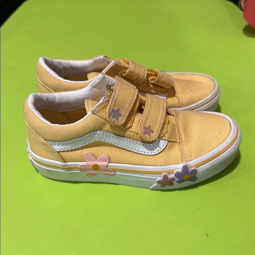 Vans - Picture 2 of 3